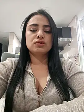 Snapshot of solandrea chatting on 10.30.25 solandrea online show from 10.30.25