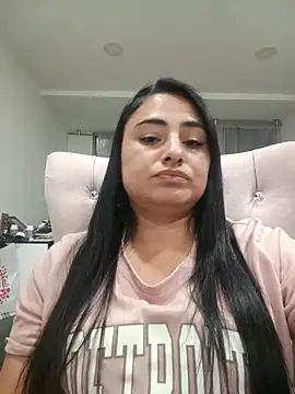 Snapshot of solandrea chatting on 11.27.25 solandrea online show from 11.27.25