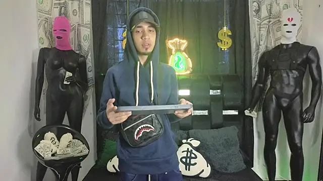 Snapshot of Latin_Duo13 chatting on 11.28.25 Latin Duo13 online show from 11.28.25