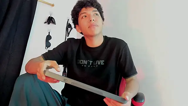 Maximiliano Khalil online show from 12.05.25