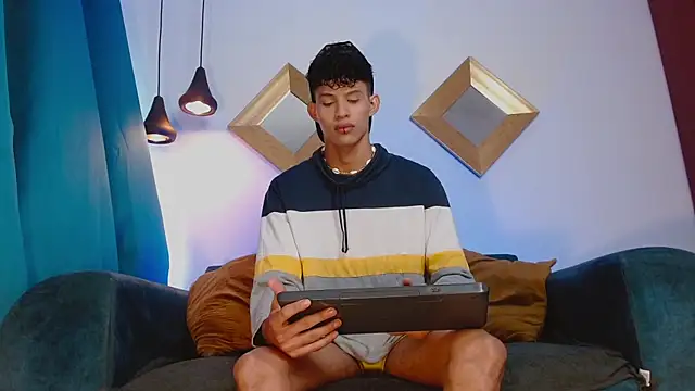 KamiSuarez online show from 11.01.25