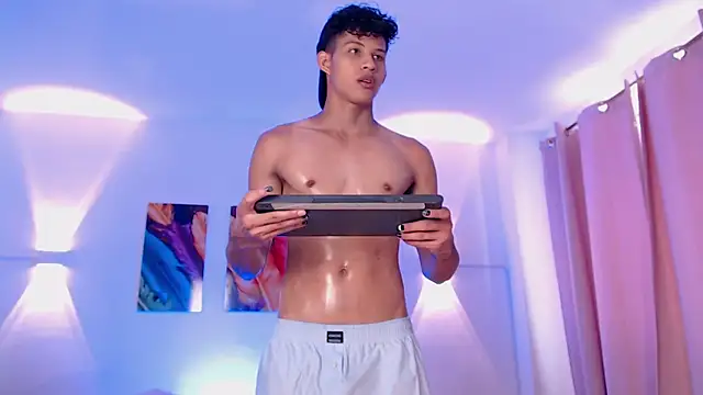 KamiSuarez online show from 04.03.26