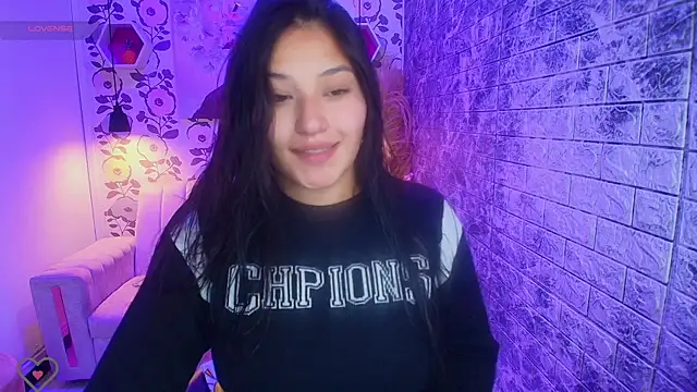 Snapshot of emmaa_garciia chatting on 11.20.25 emmaa garciia online show from 11.20.25