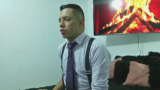 Snapshot of Mike_Fetiche chatting on 11.13.25 Mike Fetiche online show from 11.13.25