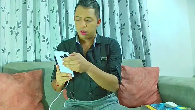 Snapshot of Mike_Fetiche chatting on 11.20.25 Mike Fetiche online show from 11.20.25