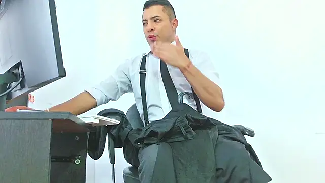 Snapshot of Mike_Fetiche chatting on 01.13.26 Mike Fetiche online show from 01.13.26