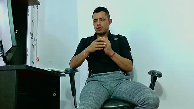 Snapshot of Mike_Fetiche chatting on 01.15.26 Mike Fetiche online show from 01.15.26