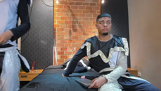 Snapshot of Jack_and_Joes chatting on 11.02.25 Jack and Joes online show from 11.02.25