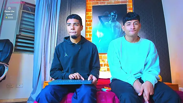 Snapshot of Jack_and_Joes chatting on 11.15.25 Jack and Joes online show from 11.15.25