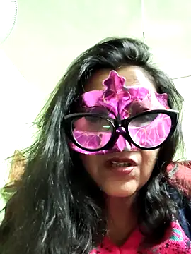 LOVE  RANI online show from 12.21.25