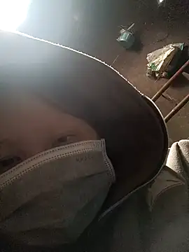 yoyo-mi online show from 11.30.25