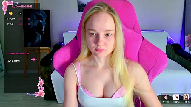 Snapshot of Shawty_Mia chatting on 04.27.26 Shawty Mia online show from 04.27.26