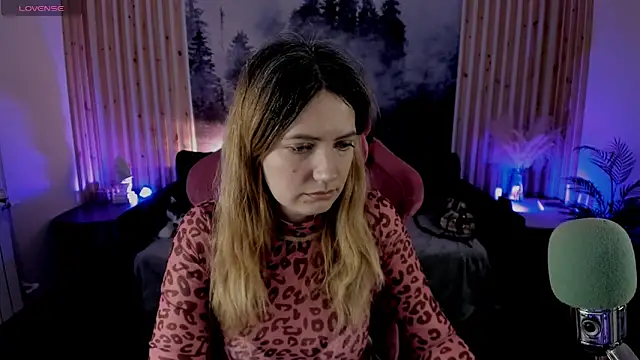 Snapshot of AleksaLaurent chatting on 11.03.25 AleksaLaurent online show from 11.03.25