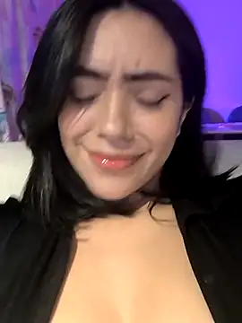 Snapshot of Sara-215 chatting on 02.01.26 Sara-215 online show from 02.01.26