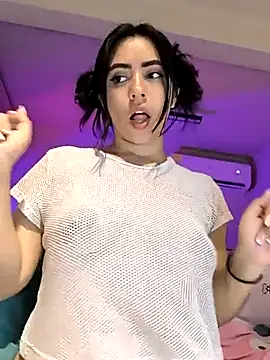 Snapshot of Sara-215 chatting on 02.07.26 Sara-215 online show from 02.07.26