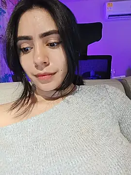 Snapshot of Sara-215 chatting on 02.26.26 Sara-215 online show from 02.26.26