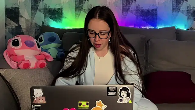 Snapshot of OhNicolle chatting on 11.08.25 OhNicolle online show from 11.08.25