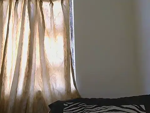 Snapshot of sexy-Halo chatting on 11.04.25 sexy-Halo online show from 11.04.25