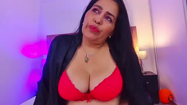 Snapshot of NoaMilf_ chatting on 11.05.25 NoaMilf online show from 11.05.25