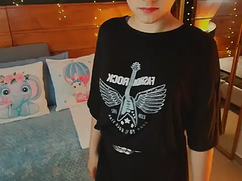 Snapshot of milena_kiitty chatting on 02.09.26 milena kiitty online show from 02.09.26