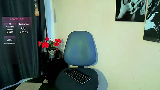 Flor Gil online show from 12.22.25