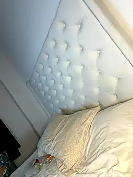 Snapshot of isabella-montes chatting on 11.30.25 isabella-montes online show from 11.30.25