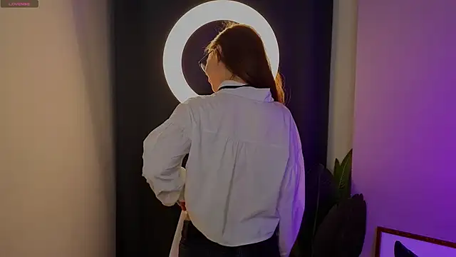 LauraHansil online show from 04.15.26