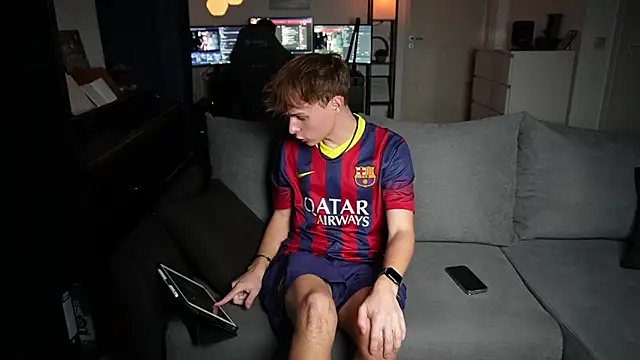 Snapshot of InnocentGuysOF chatting on 11.14.25 InnocentGuysOF online show from 11.14.25