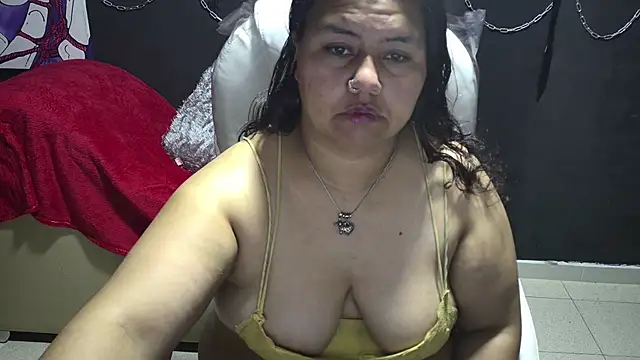 Snapshot of serenamystsh chatting on 11.12.25 serenamystsh online show from 11.12.25