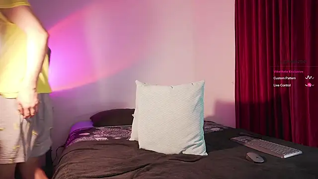 estmonnn online show from 04.17.26