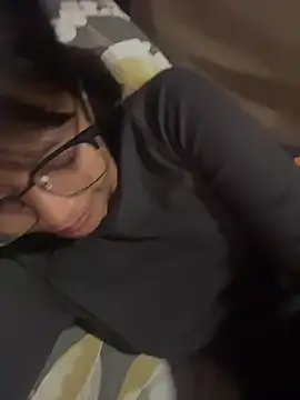 Snapshot of hottiebabe23 chatting on 11.11.25 hottiebabe23 online show from 11.11.25