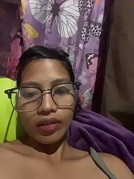 Snapshot of hottiebabe23 chatting on 11.15.25 hottiebabe23 online show from 11.15.25