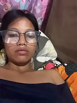 Snapshot of hottiebabe23 chatting on 11.17.25 hottiebabe23 online show from 11.17.25