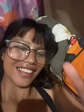 Snapshot of hottiebabe23 chatting on 11.17.25 hottiebabe23 online show from 11.17.25