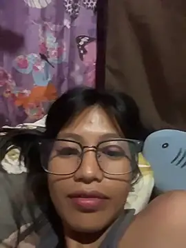 Snapshot of hottiebabe23 chatting on 11.21.25 hottiebabe23 online show from 11.21.25