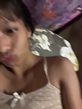 Snapshot of hottiebabe23 chatting on 11.23.25 hottiebabe23 online show from 11.23.25