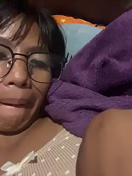 Snapshot of hottiebabe23 chatting on 11.24.25 hottiebabe23 online show from 11.24.25