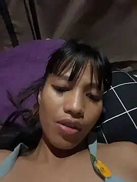 Snapshot of hottiebabe23 chatting on 11.30.25 hottiebabe23 online show from 11.30.25