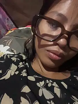 Snapshot of hottiebabe23 chatting on 12.20.25 hottiebabe23 online show from 12.20.25