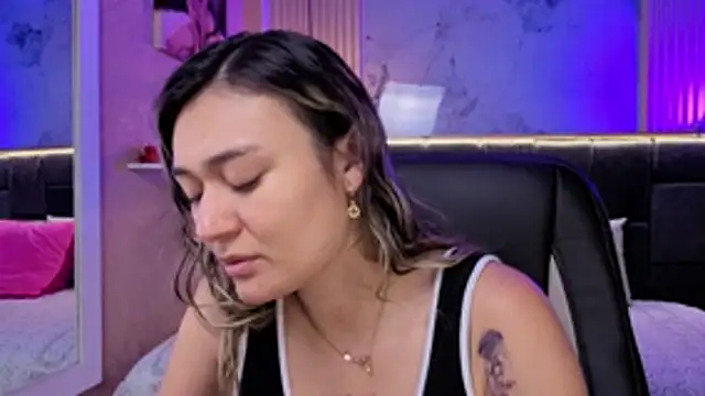 Im-Lola online show from 12.13.25