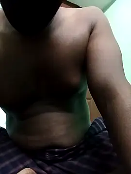 Snapshot of TamilWildBee chatting on 11.17.25 TamilWildBee online show from 11.17.25