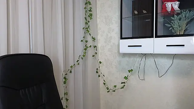 Snapshot of Ulyanix chatting on 02.27.26 Ulyanix online show from 02.27.26