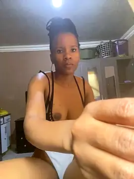 Maahlerh123 online show from 11.04.25