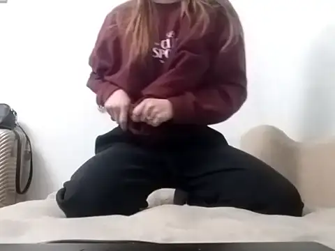 Snapshot of Zizi_Zuzu chatting on 11.02.25 Zizi Zuzu online show from 11.02.25