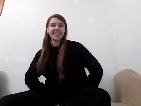 Snapshot of Zizi_Zuzu chatting on 11.08.25 Zizi Zuzu online show from 11.08.25