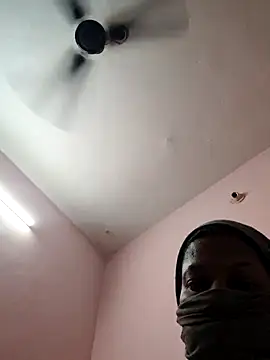 Snapshot of pujapujarrrr chatting on 11.01.25 pujapujarrrr online show from 11.01.25