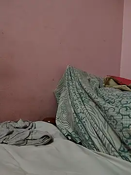 Snapshot of pujapujarrrr chatting on 11.02.25 pujapujarrrr online show from 11.02.25