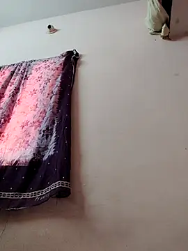 Snapshot of pujapujarrrr chatting on 11.19.25 pujapujarrrr online show from 11.19.25