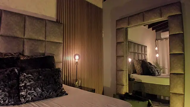 Snapshot of BrigitteVons chatting on 11.11.25 BrigitteVons online show from 11.11.25