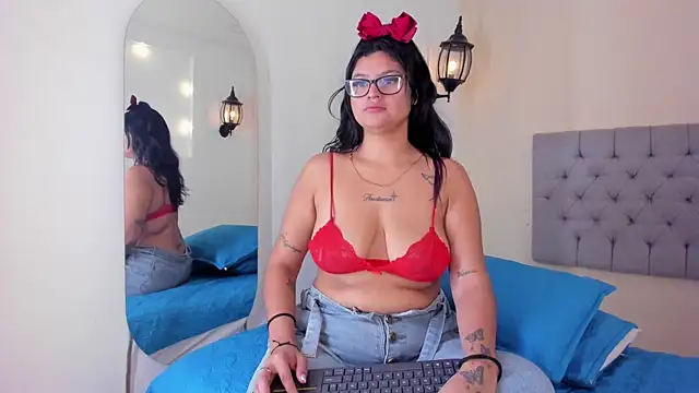 MiaBloom   online show from 11.21.25